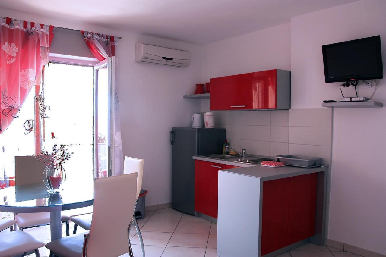 Apartments And Rooms By The Sea Tucepi, Makarska - 6058 외부 사진