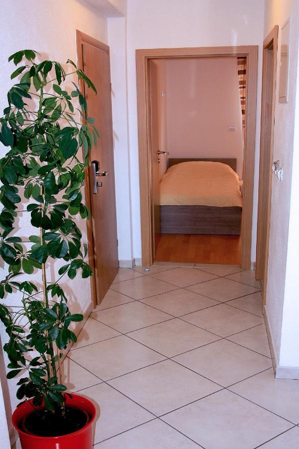Apartments And Rooms By The Sea Tucepi, Makarska - 6058 외부 사진