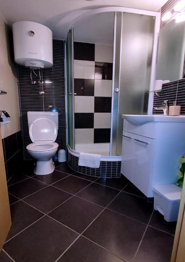 Apartments And Rooms By The Sea Tucepi, Makarska - 6058 외부 사진