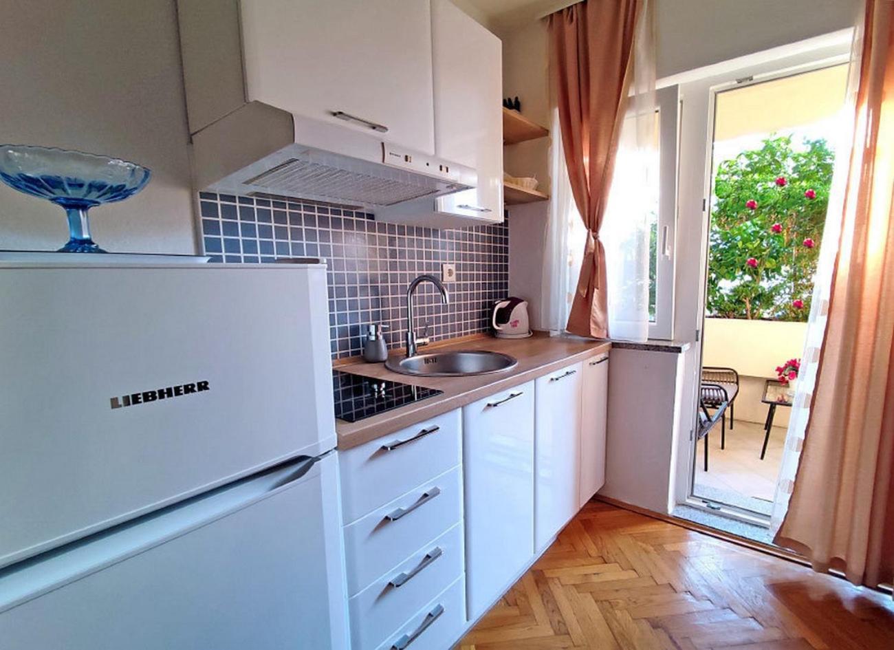 Apartments And Rooms By The Sea Tucepi, Makarska - 6058 외부 사진
