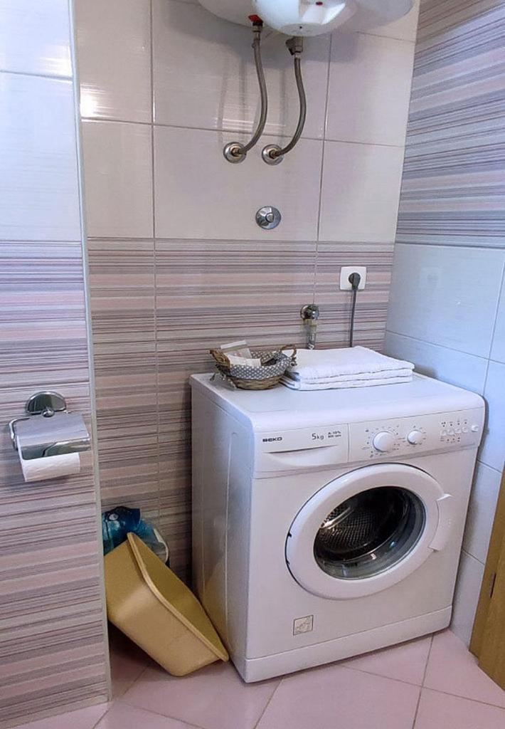 Apartments And Rooms By The Sea Tucepi, Makarska - 6058 객실 사진